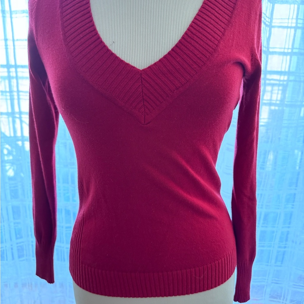 Women's V-Neck Sweater - Red